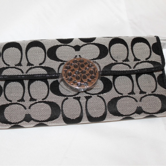 New w/Tag Black/White ALEXANDRA SIGNATURE SLIM ENVELOPE F48861 Below $218 Retail - Picture 1 of 3